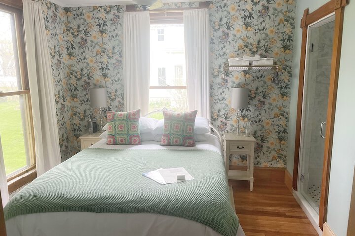 LimeRock Inn