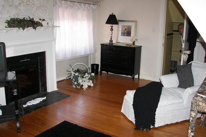 Room 28 of 52