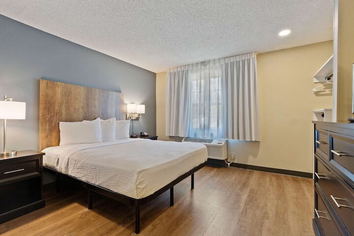 Room 32 of 87