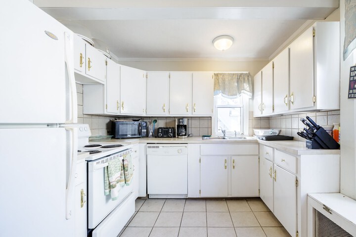 53 Geary Ave