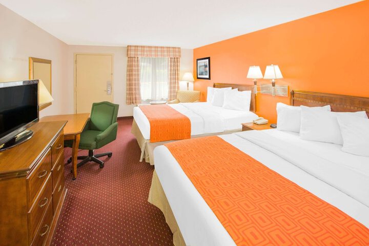 Room 11 of 23