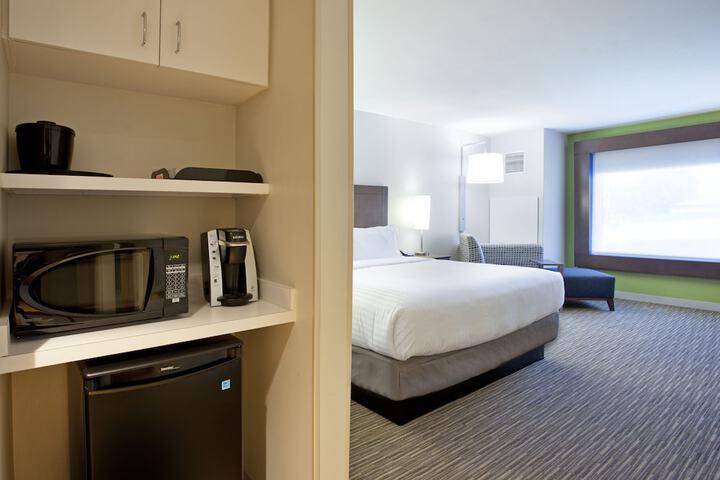 Room 27 of 45