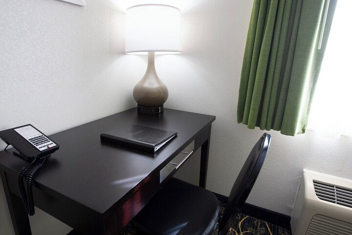 Room 9 of 46