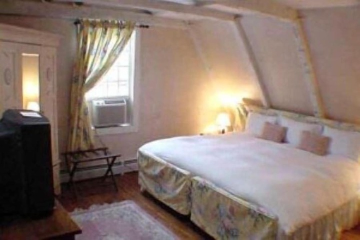 Room 25 of 36
