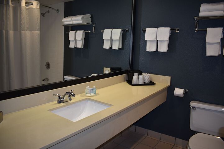 Room 12 of 28
