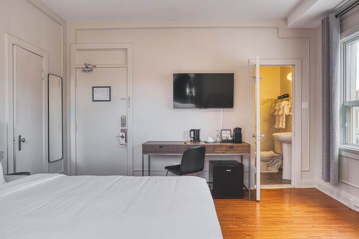 Room 62 of 70