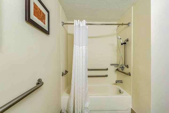 Room 8 of 31