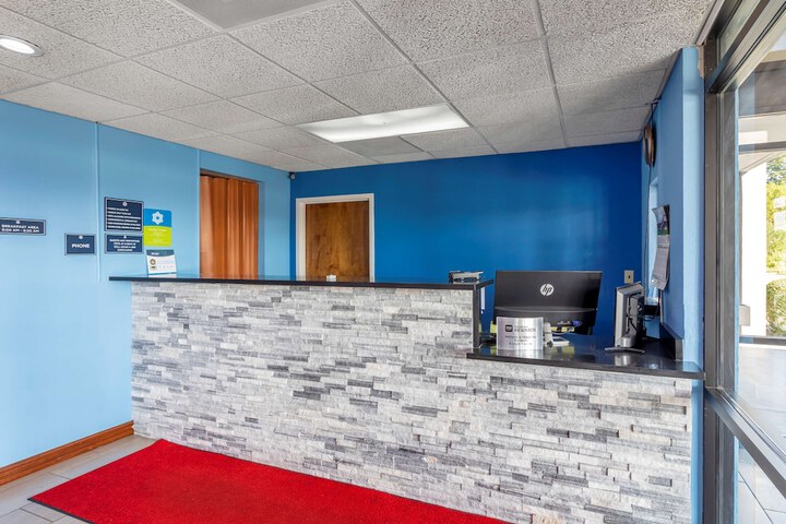 SureStay Hotel by Best Western Lenoir City