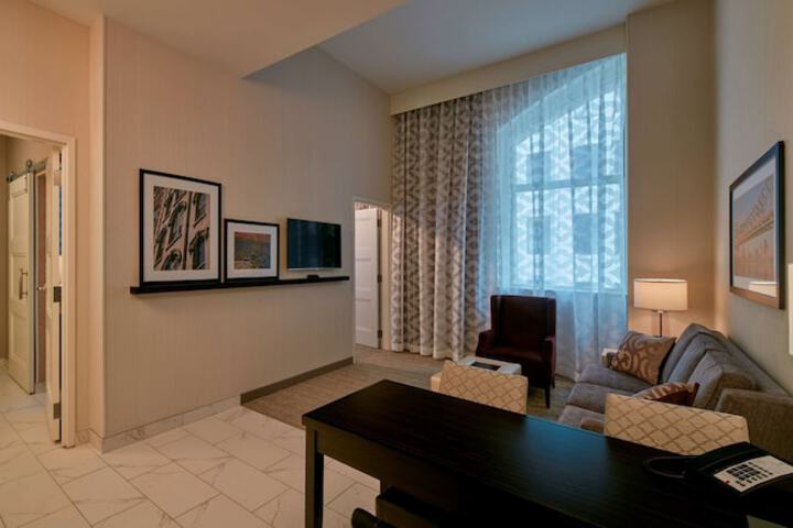 Embassy Suites Louisville Downtown