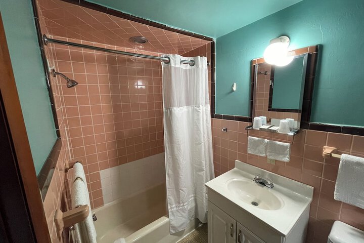 Room 10 of 29