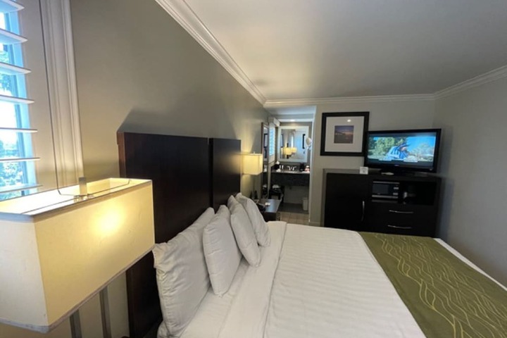Hi View Inn & Suites