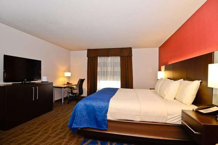 Room 6 of 40