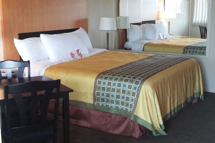 Room 17 of 36