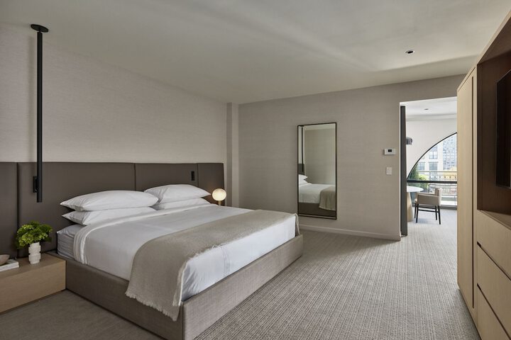 Room 13 of 46