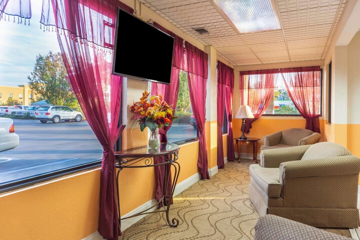 Hotel Interior 4 of 21