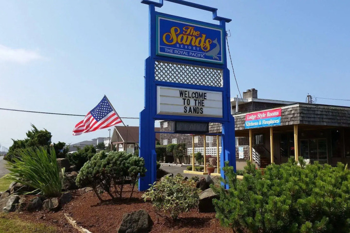 THE SANDS RESORT