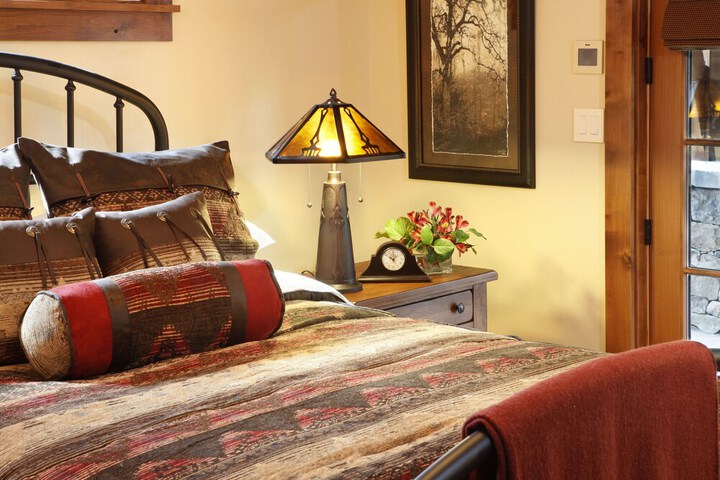 Headwaters Private Residences at Eagle Ranch Resort