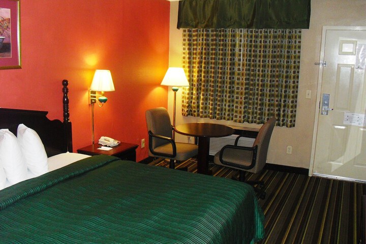 Room 27 of 36