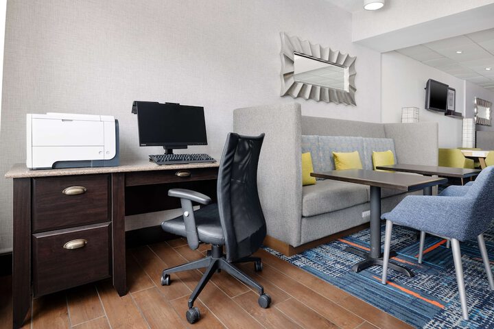 Business Center 29 of 29