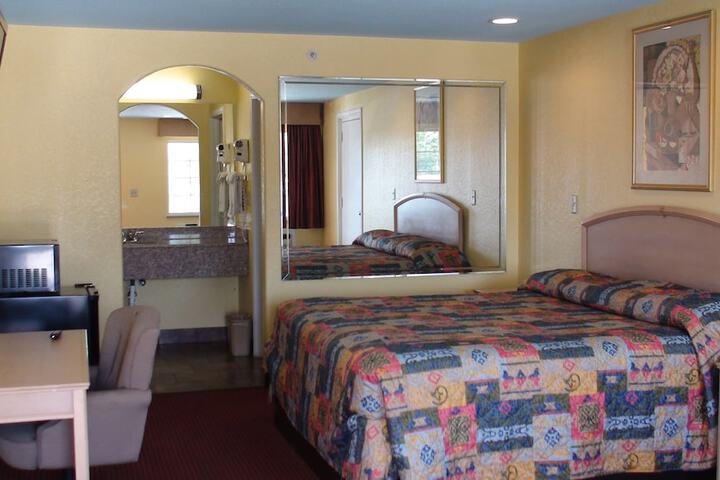 Room 33 of 45