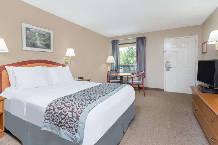 Room 6 of 20