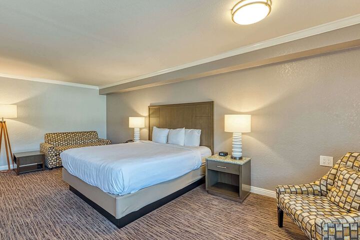Room 40 of 150