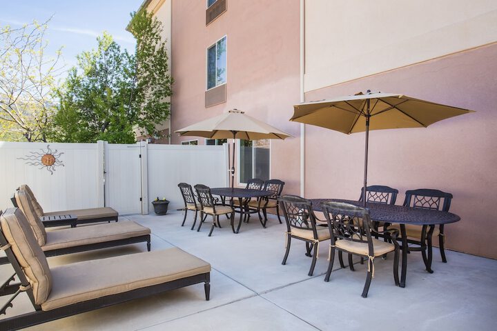 Holiday Inn Express & Suites Cedar City by IHG