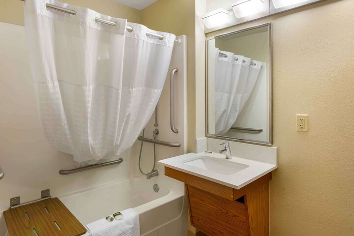 Room 19 of 28