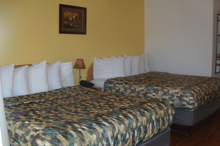 Room 9 of 33