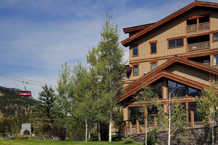 Hotel 5 of 83