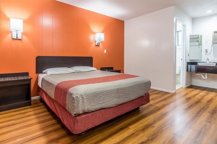 Motel 6 Tremonton UT