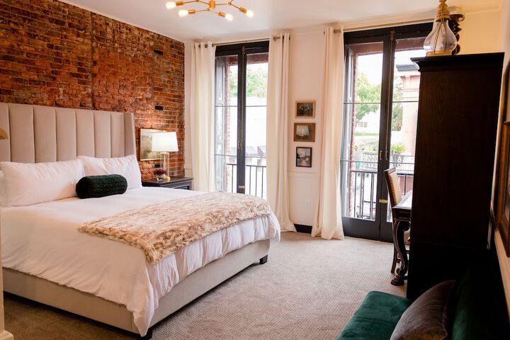 Speakeasy Suites