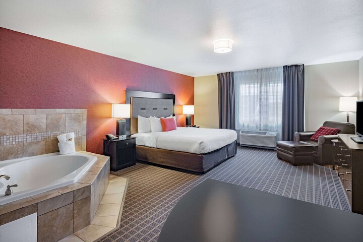 Hawthorn Extended Stay by Wyndham Dickinson