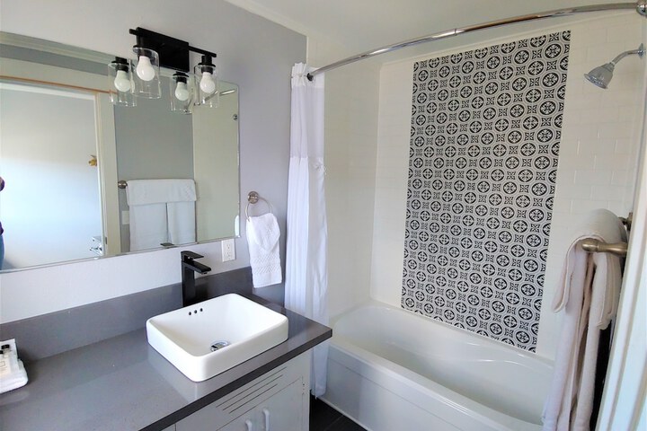Room 9 of 56