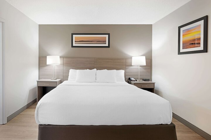 Room 21 of 27