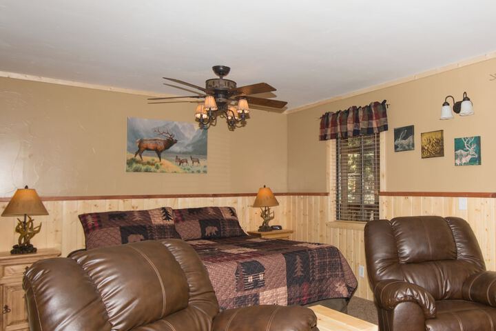 Upper Canyon Inn & Cabins