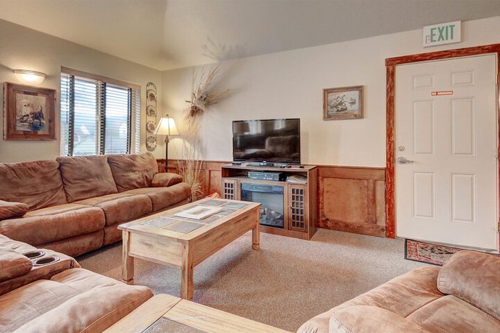 Eagle Fire Lodge & Cabins