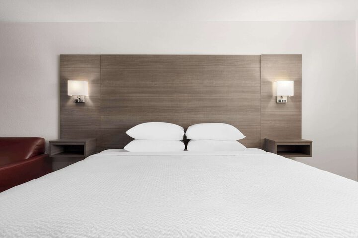 Room 12 of 41