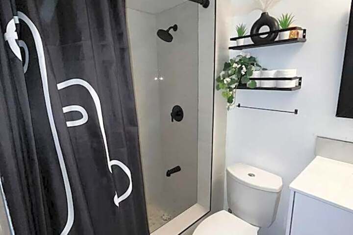 1 bedroom with private entrance