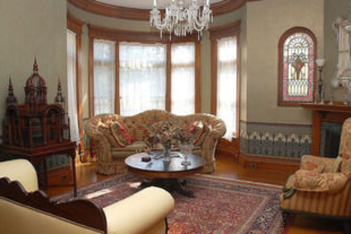 The Grand Anne Bed & Breakfast