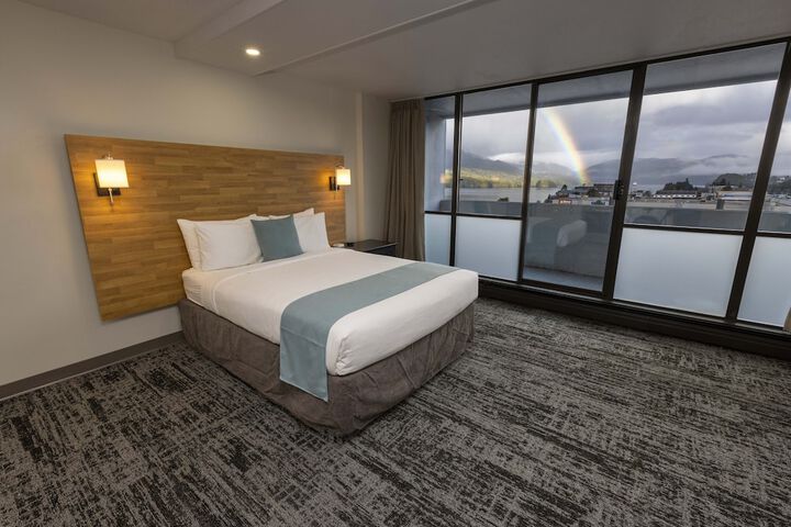 Highliner Hotel & Conference Centre