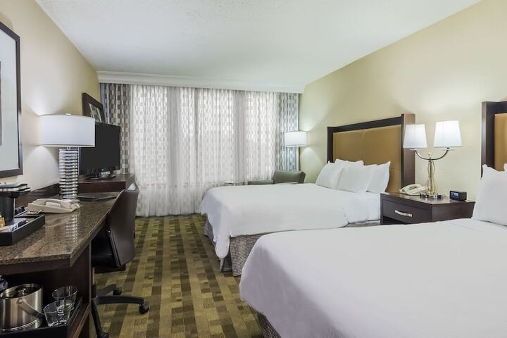 Room 34 of 107