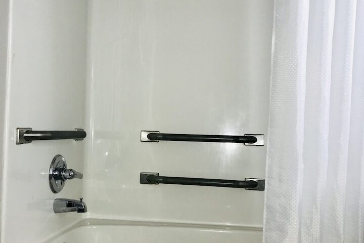 Room 15 of 40