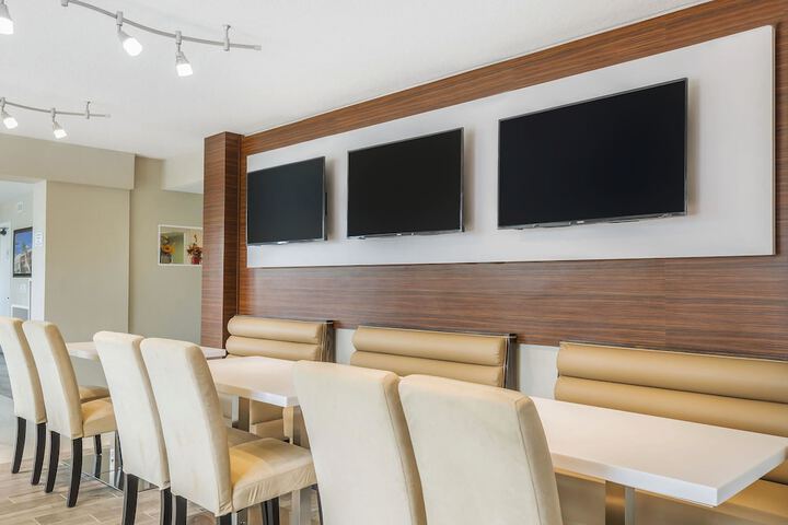 Breakfast/Coffee Service 79 of 82