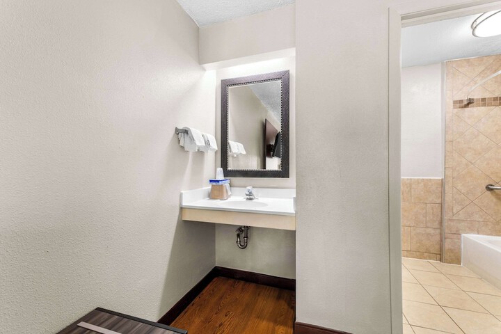 Room 18 of 41