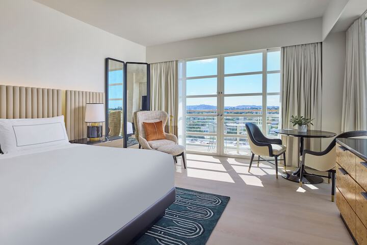 Cameo Beverly Hills LXR Hotels & Resorts