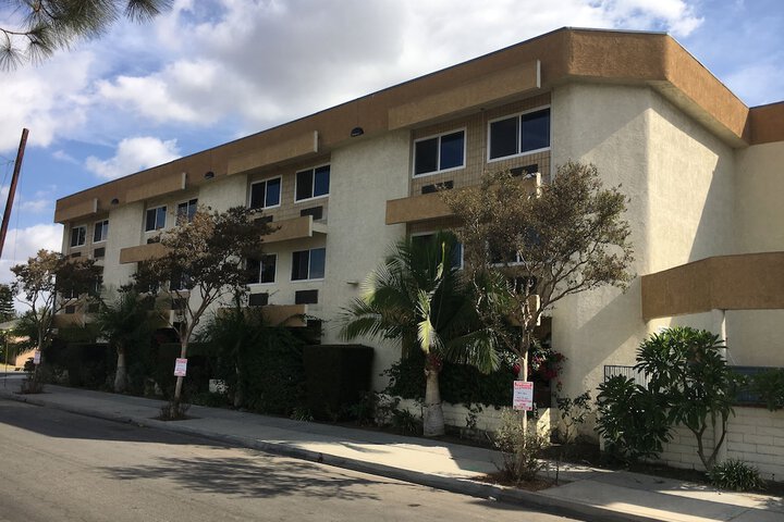 Bellflower Travel Inn