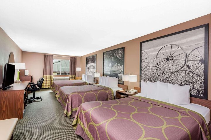 Room 17 of 35