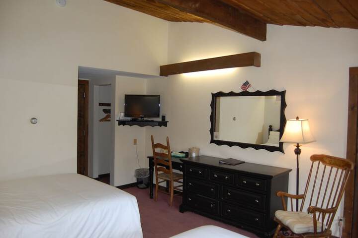 Summit Lodge