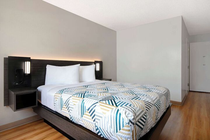 Room 25 of 26